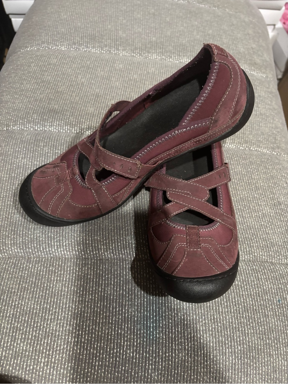 Clarks Women's Burgundy Mary Jane Flats